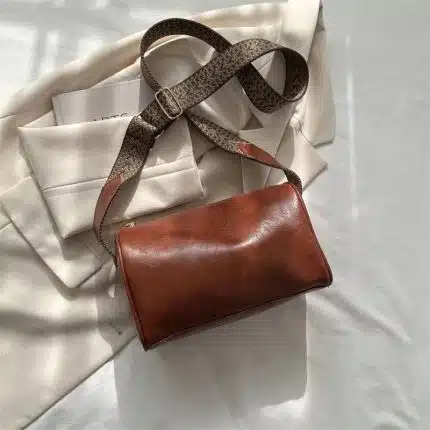 Vintage Leather Crossbody Bag with Adjustable Strap